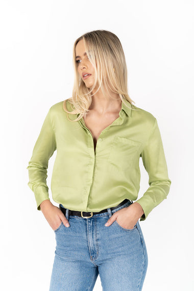 THE CLASSIC SHIRT - Avocado Colour