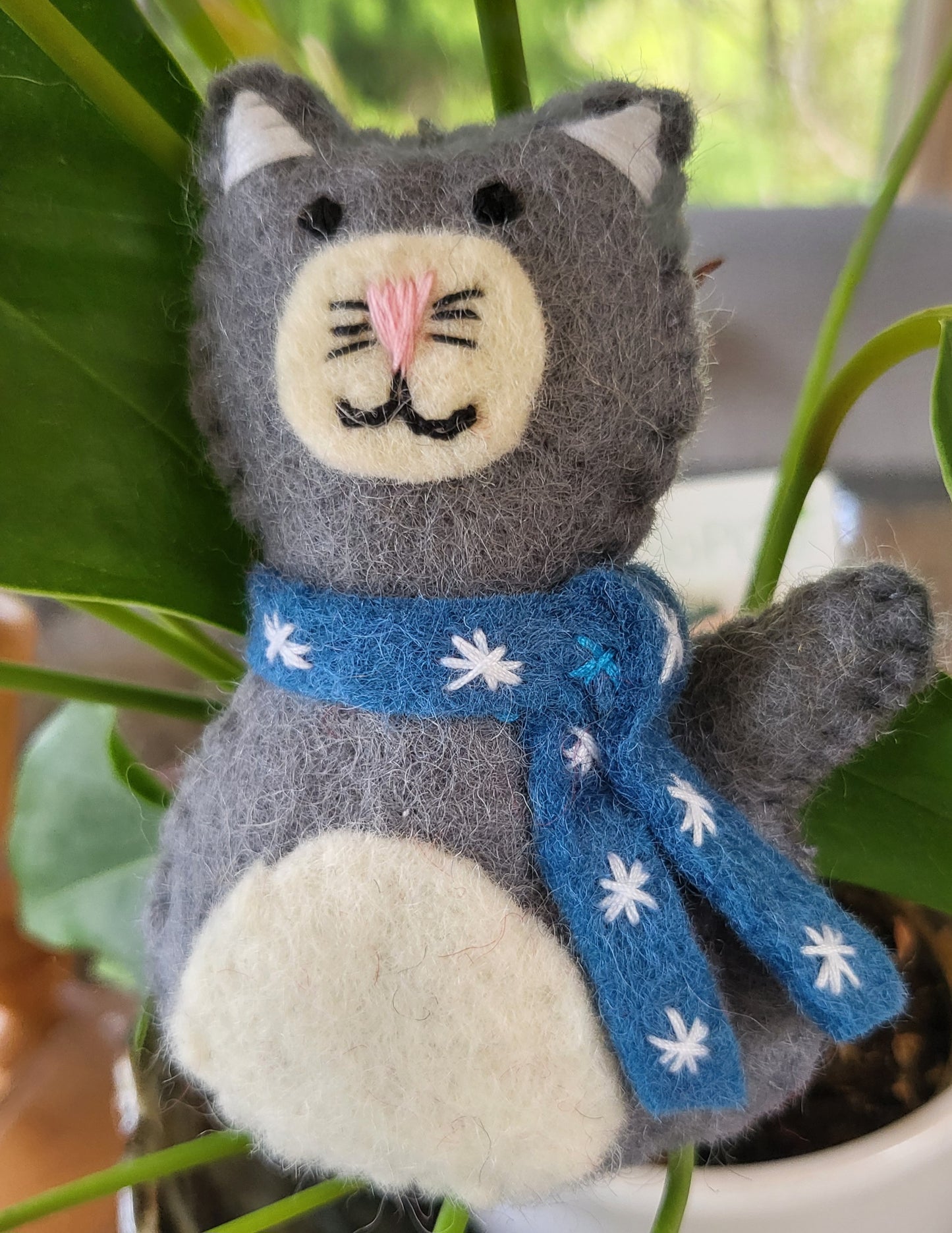 Pashom Cat with Scarves Christmas Decorations