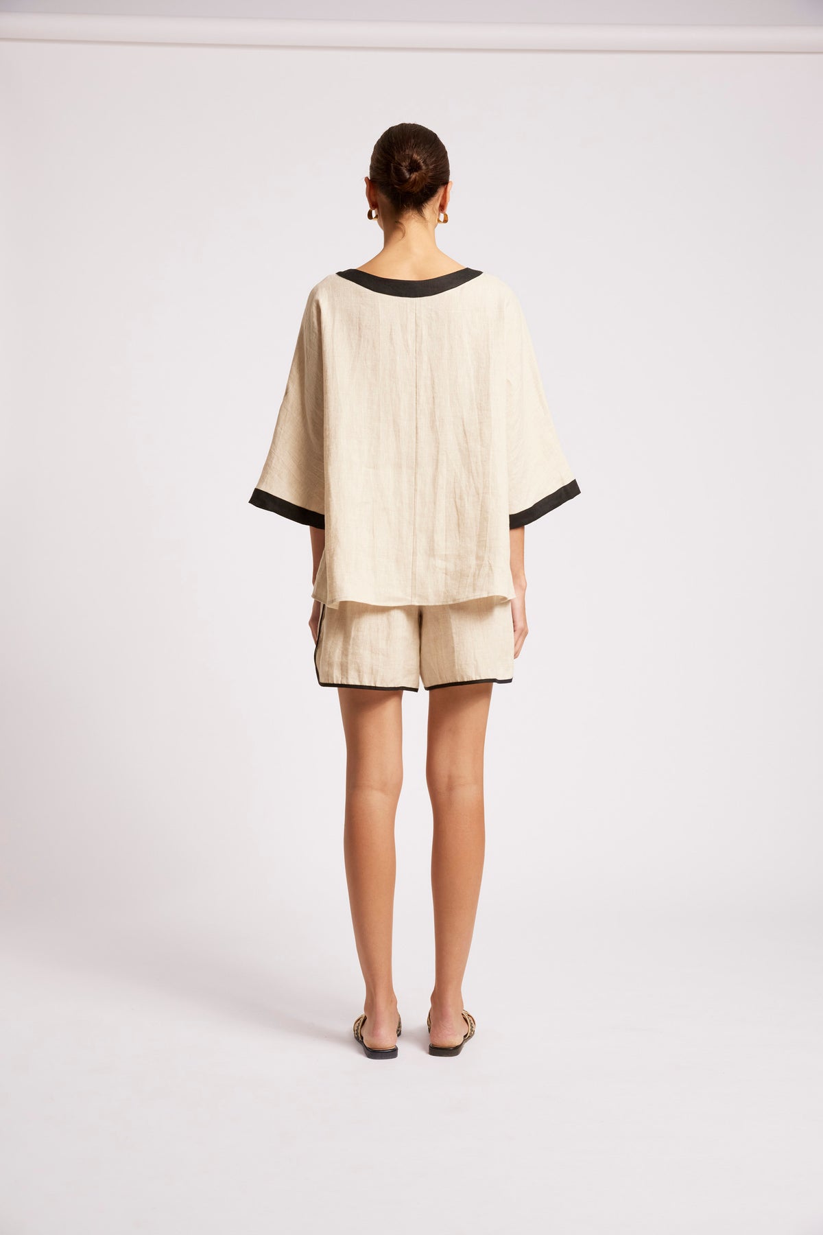 Maris Relaxed Splice Top - Tusk / Black