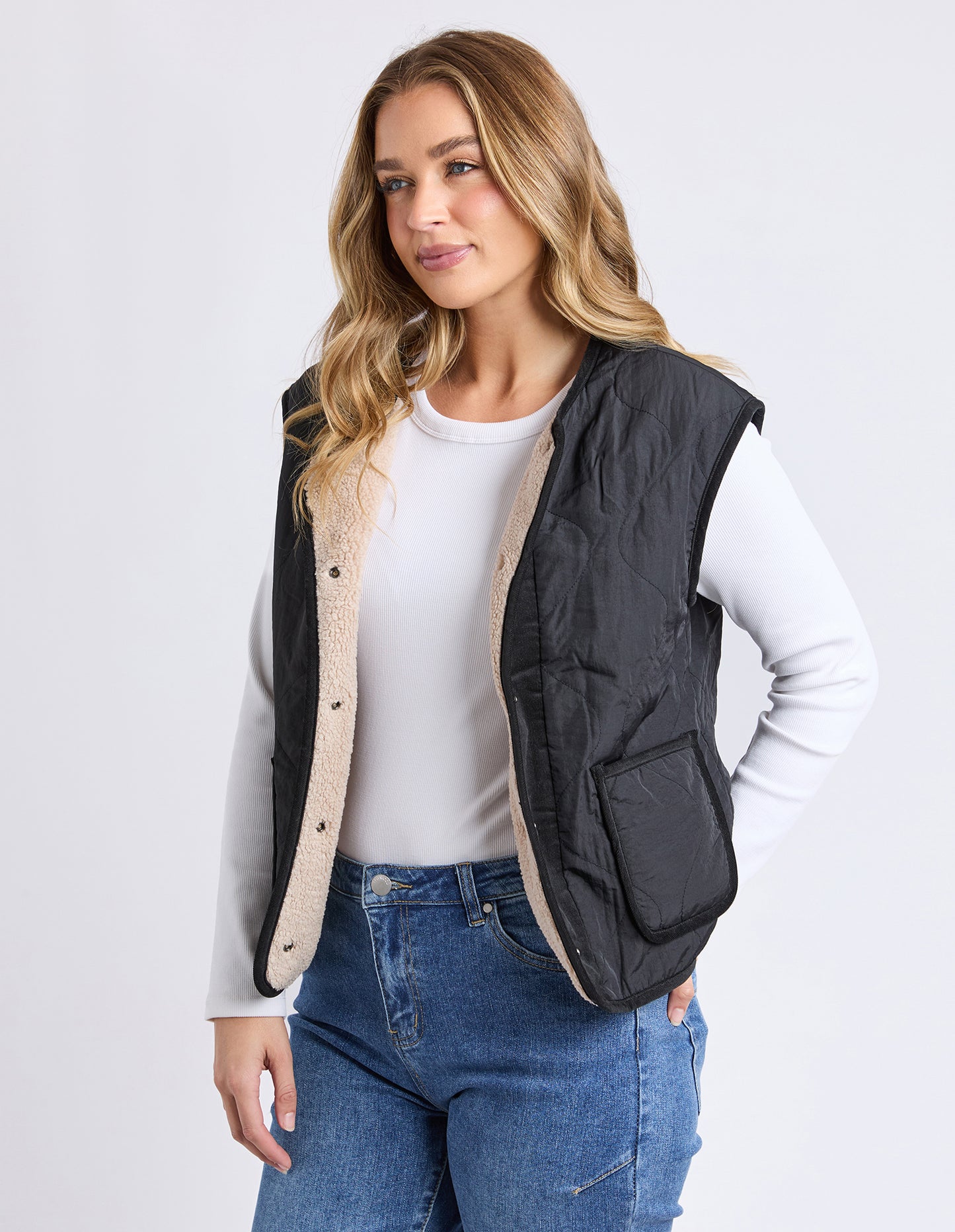 Foxwood Alberta Vest - Black with cream lining
