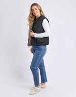 Foxwood Alberta Vest - Black with cream lining