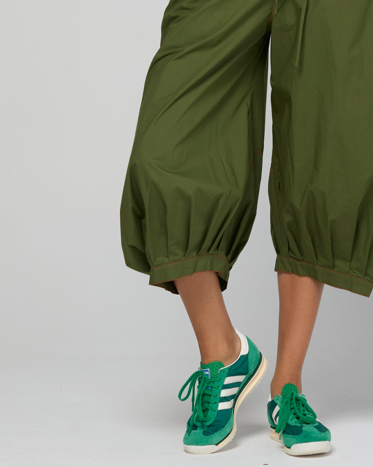 Guru Pant in Chive green