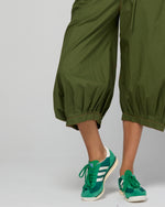 Guru Pant in Chive green