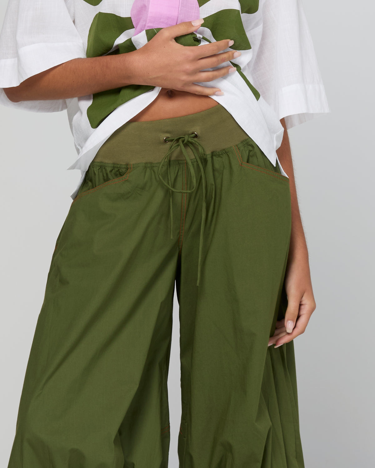 Guru Pant in Chive green