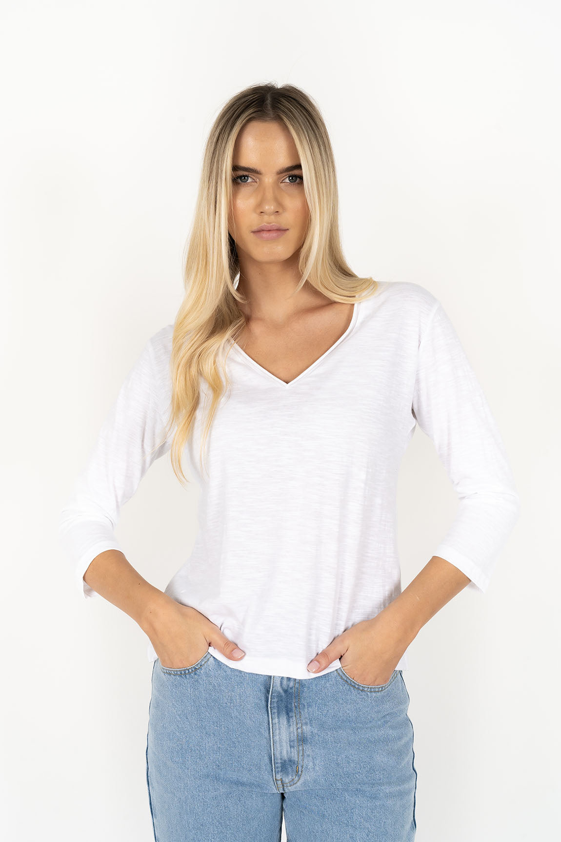 STELLA V NECK LONG SLEEVED TEE
