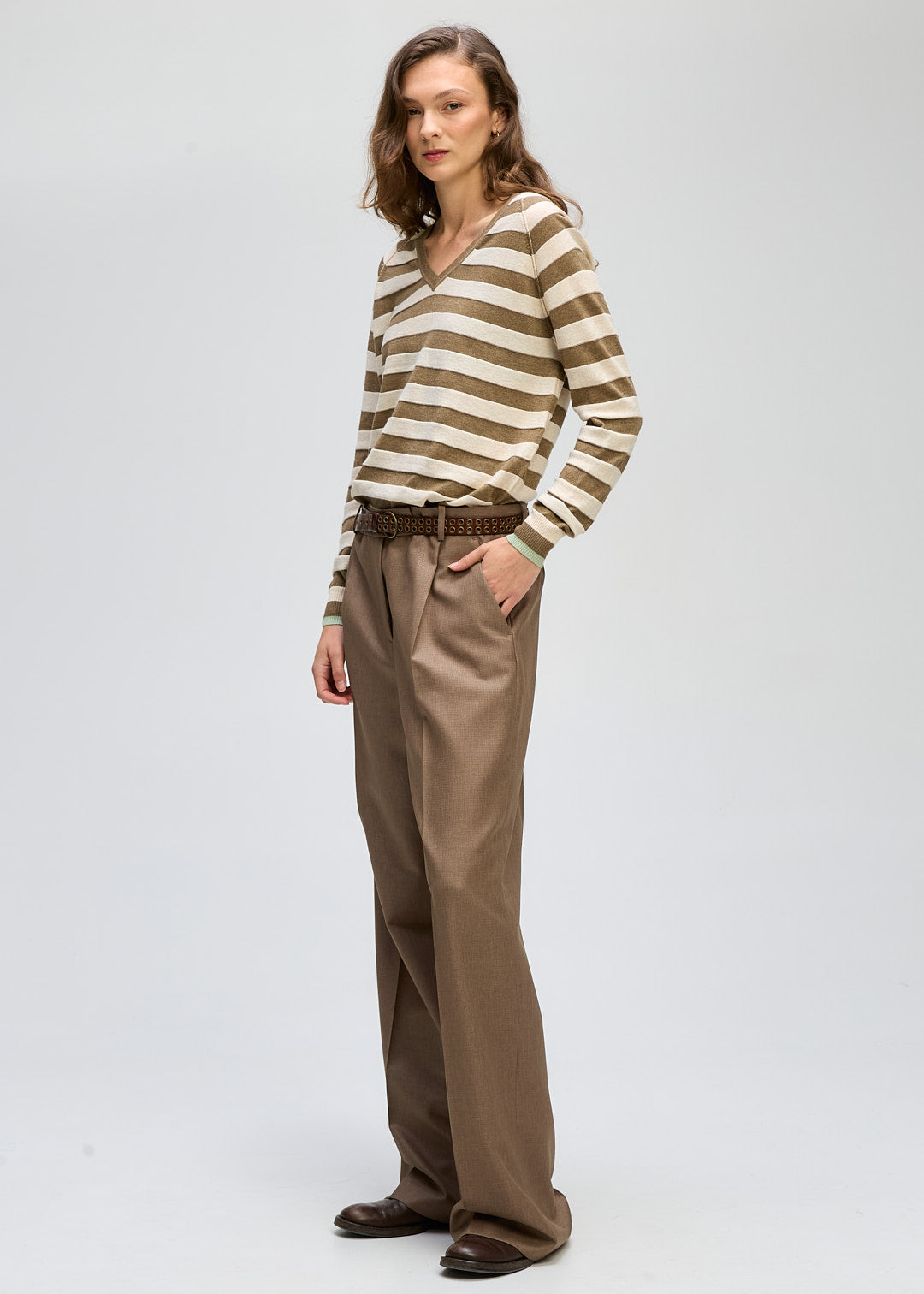LD & Co Stripe V Jumper - Bark Colour