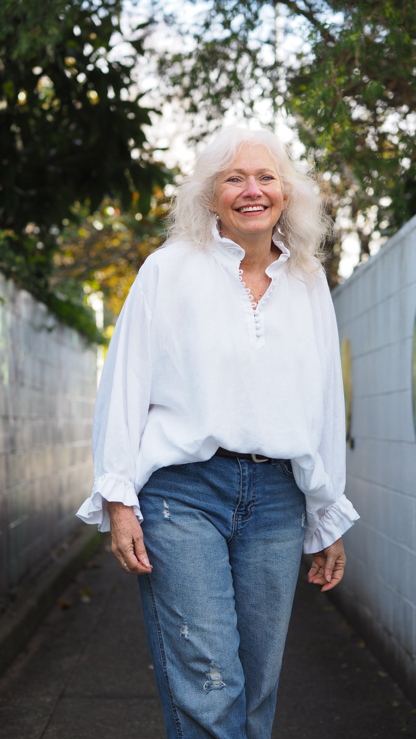 Akitio Blouse -White