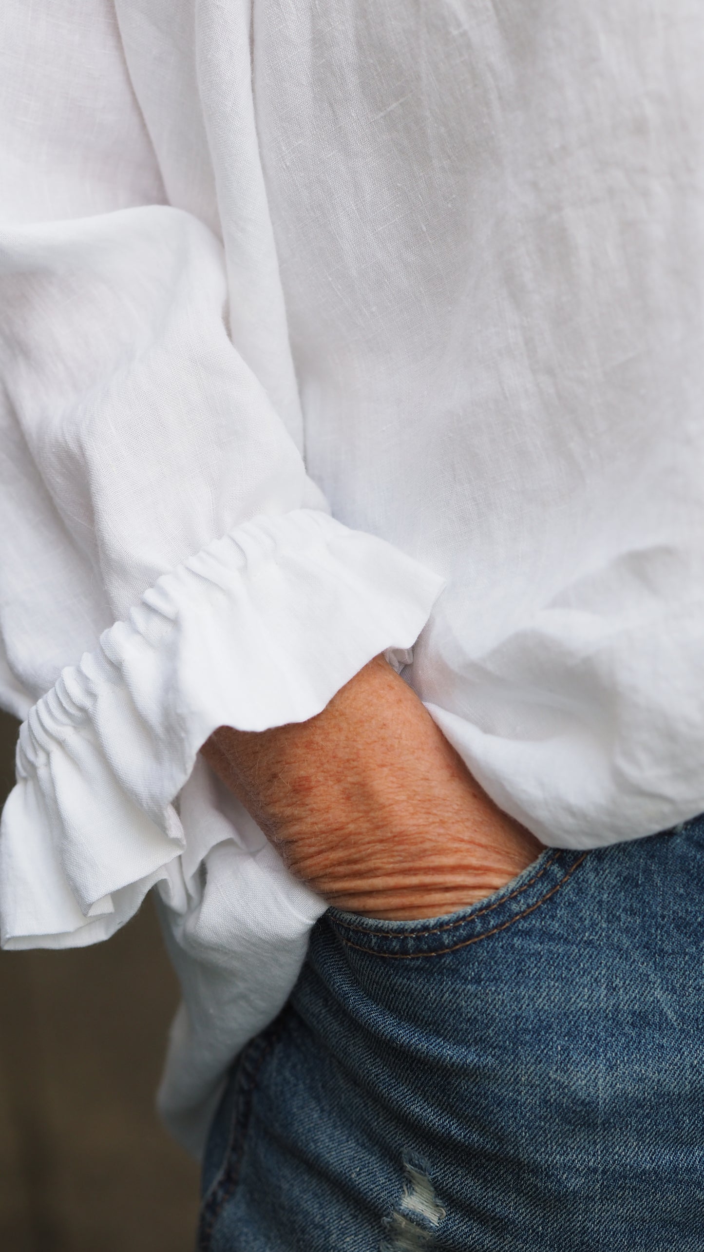 Akitio Blouse -White