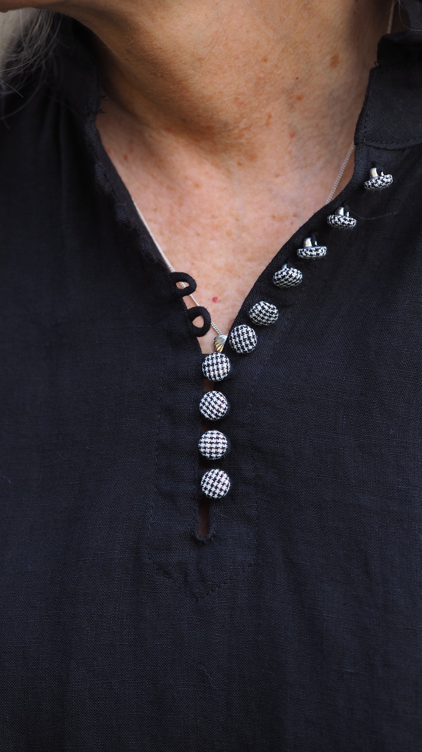 Akitio Blouse -Black