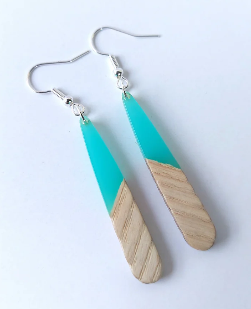 Fall for fancy - Slender tear drop earring