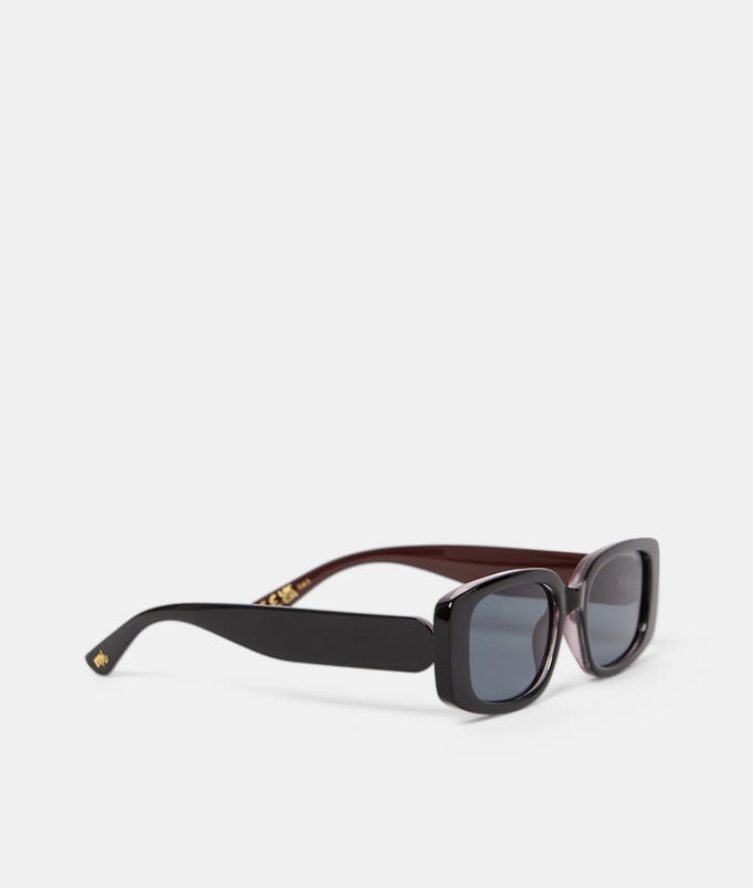 Milla Hart Freja Sunglasses Black/Smoke