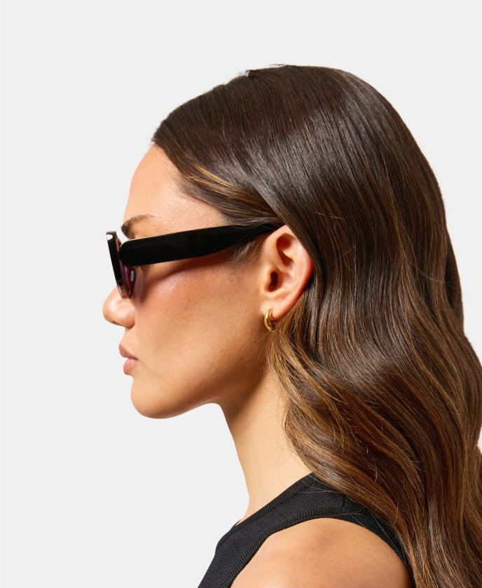 Milla Hart Freja Sunglasses Black/Smoke