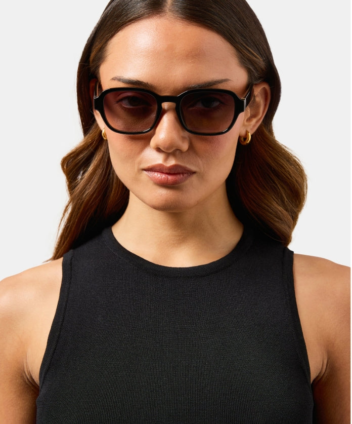 Milla Hart Maja Sunglasses Black/Smoke-Brown