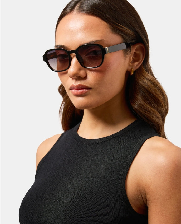 Milla Hart Maja Sunglasses Black/Smoke-Brown