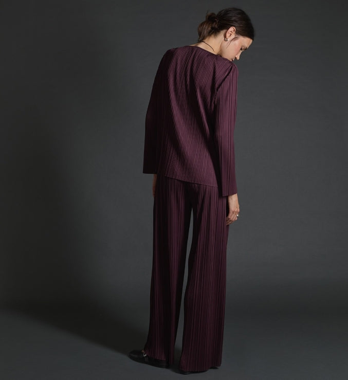 Yerse Aubergine bateau-neck pleated blouse