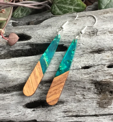 Fall for fancy - Slender tear drop earring